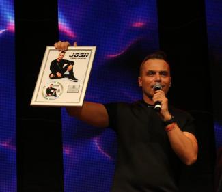 Josh - Többet akartam vadonat új albuma Platinalemez! Köszönjük!